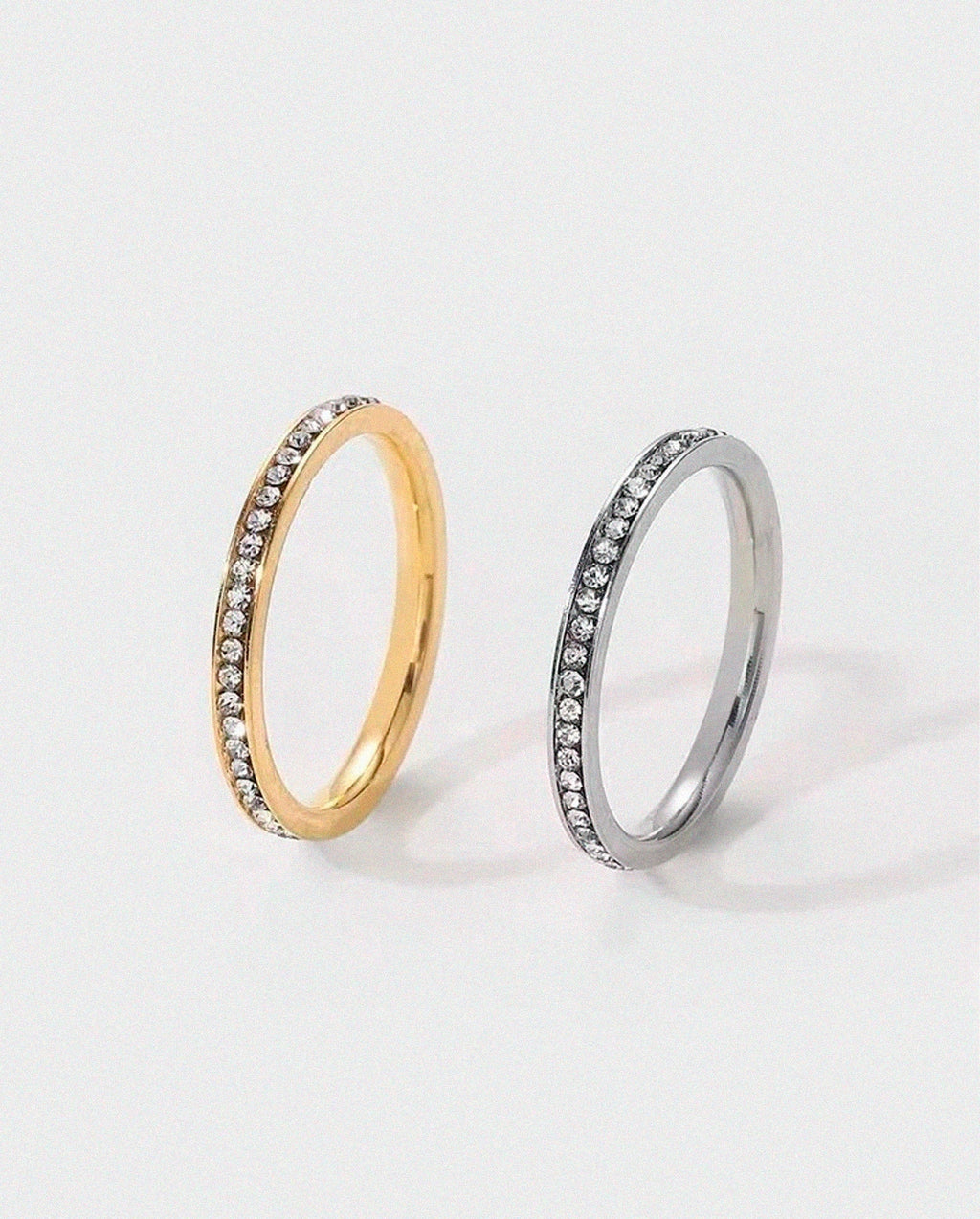 Kit 2 Anéis Aparadores Femininos em Aço Inoxidável com Zircônias