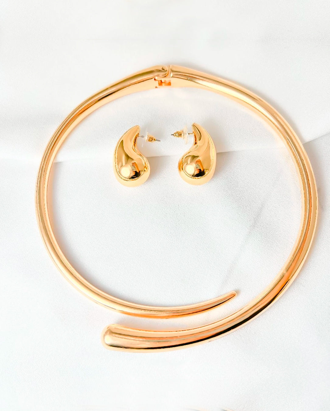 Kit Colar Torno e Brinco Gota Feminino Dourado e Prata Elegante
