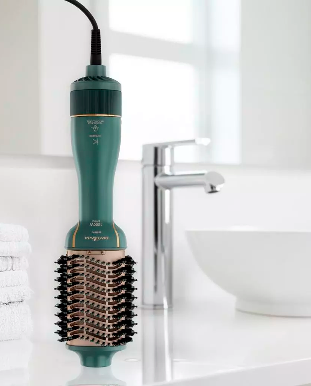 Escova Secadora Britânia 3 em 1 Cerâmica Infrared Bivolt BES13VD