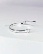 Anel de Falange Ajustável Folheado a Prata ou Ouro 18K com Duas Zircônias