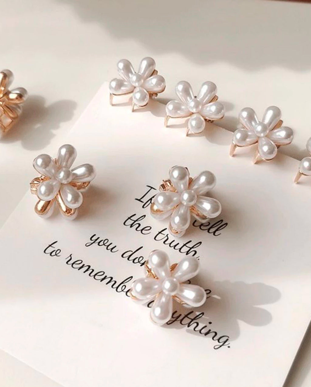 Kit 4 a 12 Presilhas De Cabelo Mini Flor De Pérolas 5 Pétalas Feminino