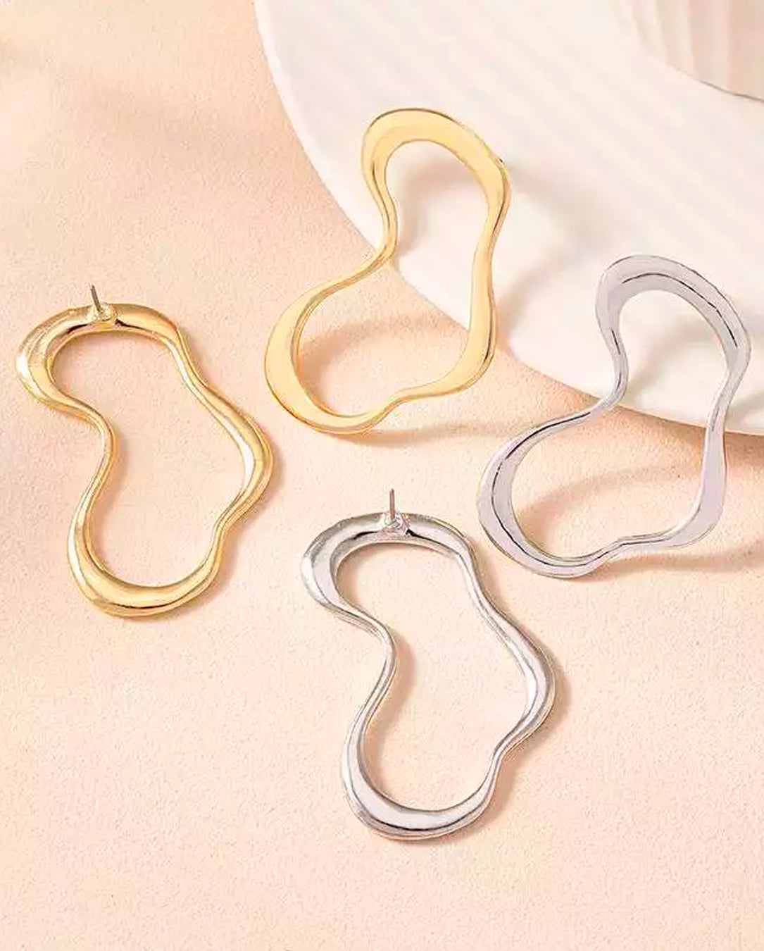 Par de Brincos Orgânicos Coração Minimalistas Dourado ou Prata