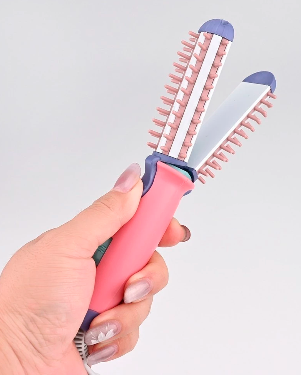 Mini Escova Modeladora Portátil Enrola Alisa Ou Modela Cabelo Bivolt Marisa