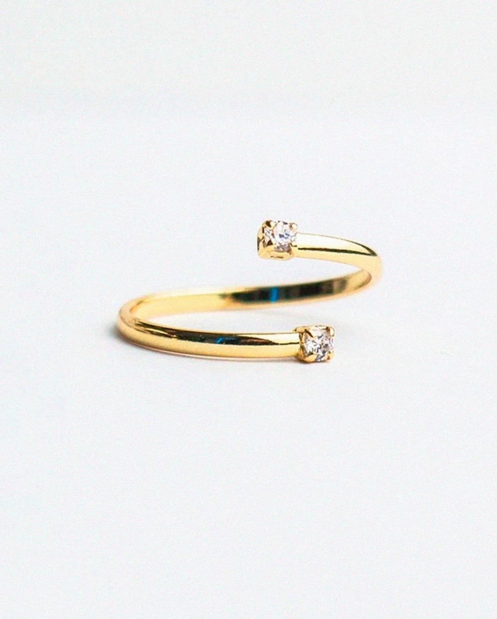 Anel de Falange Ajustável Folheado a Prata ou Ouro 18K com Duas Zircônias