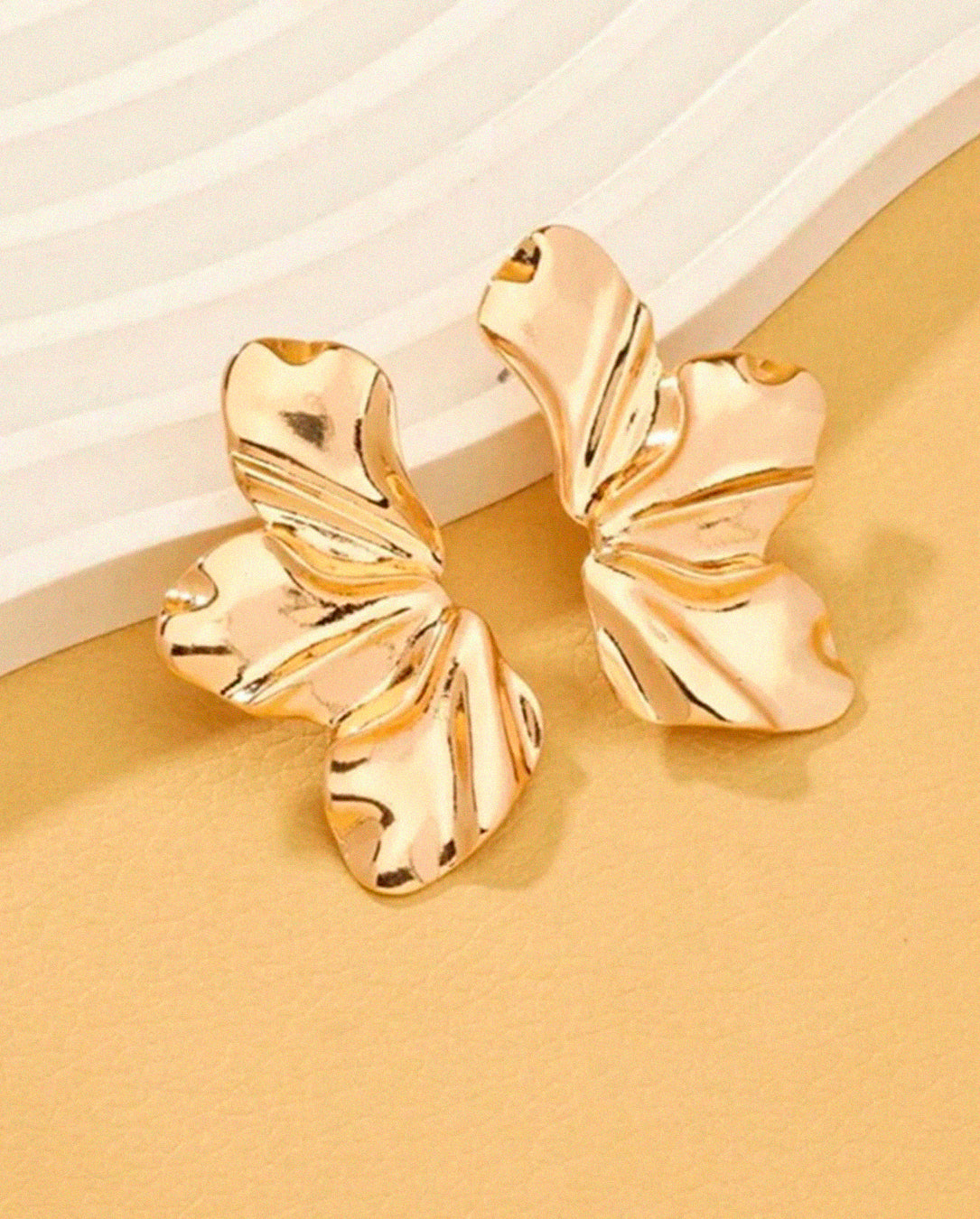 Brinco Feminino Pétala de Flor Folheados Orgânico Ouro e Prata