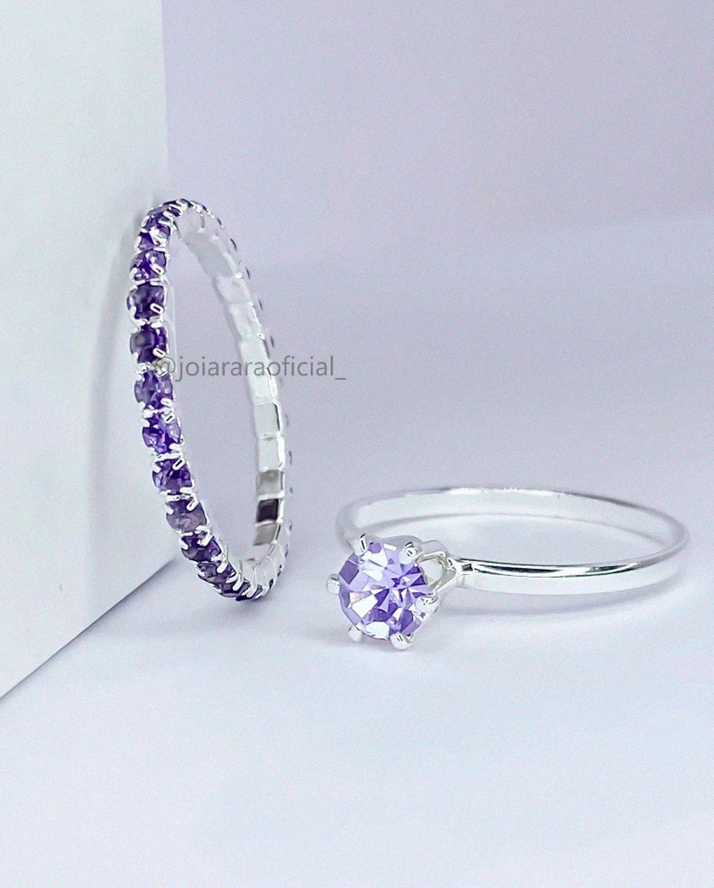 Kit 2 Anéis Banhados – Solitário e Aparador com Strass Lilás