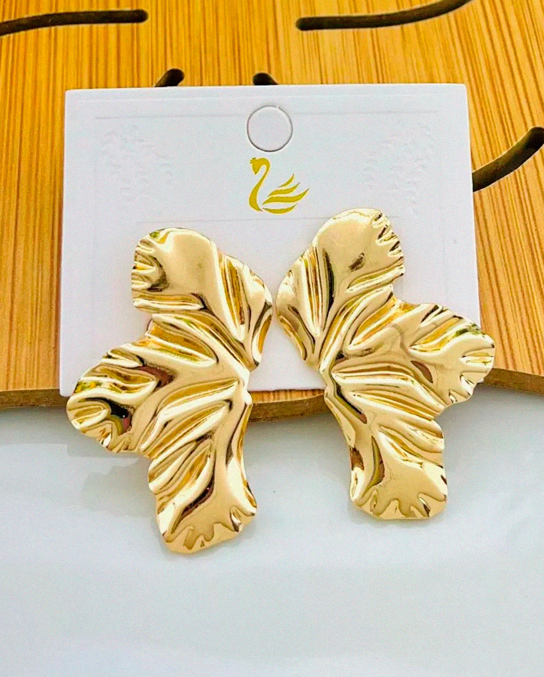 Brinco Feminino Pétala de Flor Folheados Orgânico Ouro e Prata