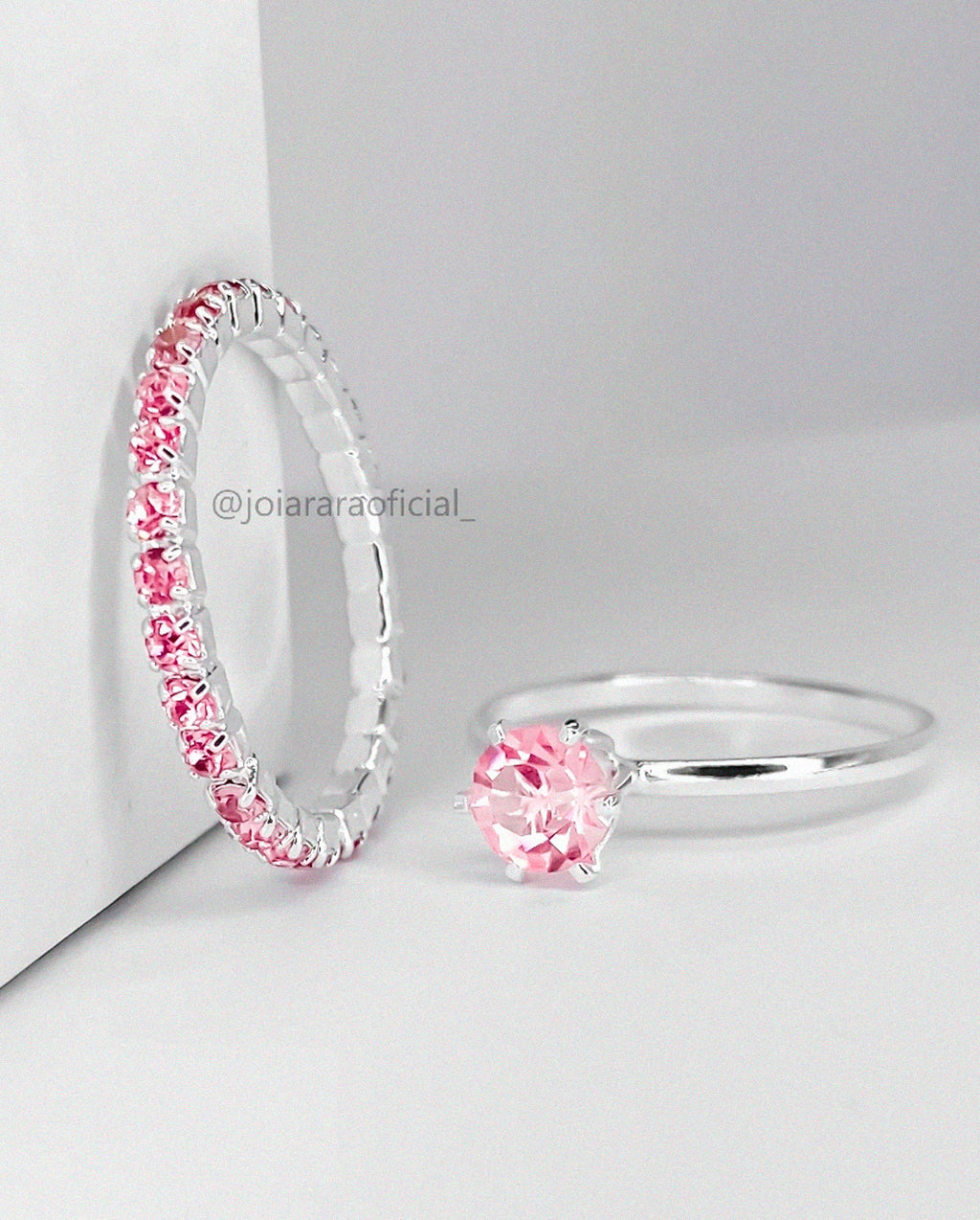 Kit 2 Anéis Banhados – Solitário e Aparador com Strass Rosa Bebê
