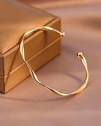 Pulseira Feminina Torcida De Alta Qualidade Banhada A Ouro