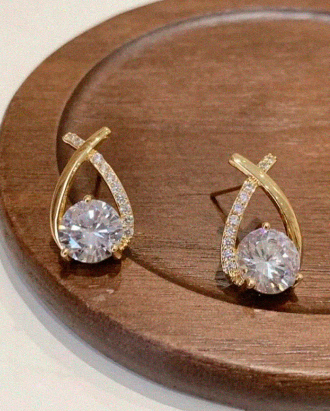 Brinco Brilhante Zircônia Elegante Casual Banhado a Ouro ou Prata