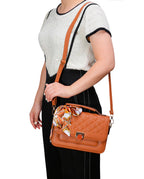 Bolsa De Mão E Transversal Feminina Média Com Lencinho Bau Tiracolo Com Alça Fang