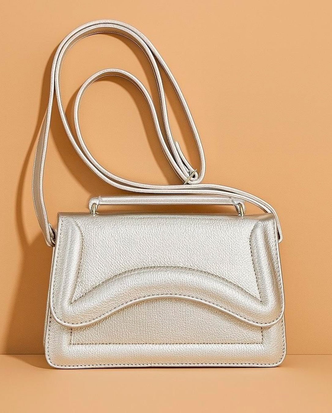 Bolsa Feminina De Mão E Transversal Modelo Vega Design Metalizado