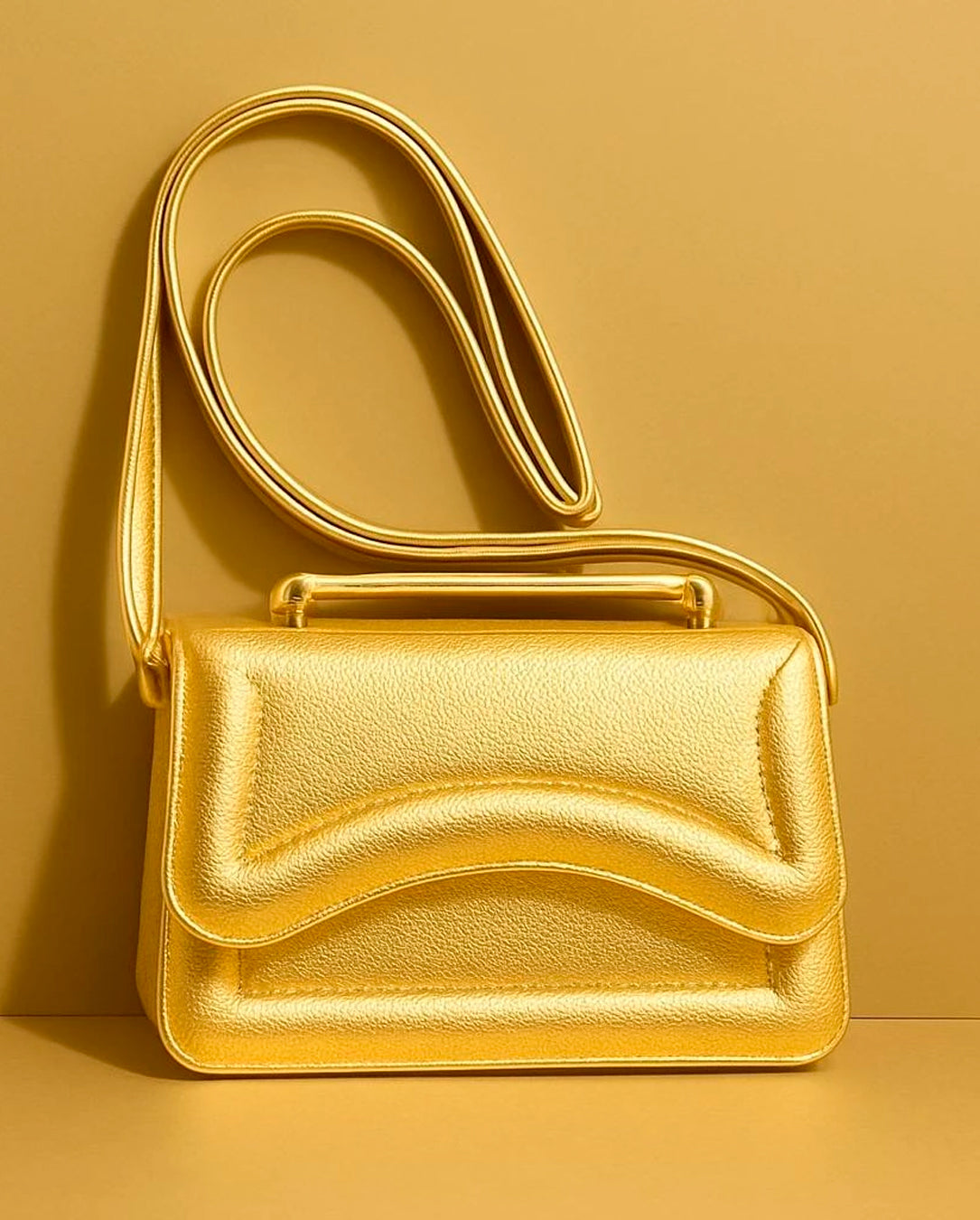 Bolsa Feminina De Mão E Transversal Modelo Vega Design Metalizado