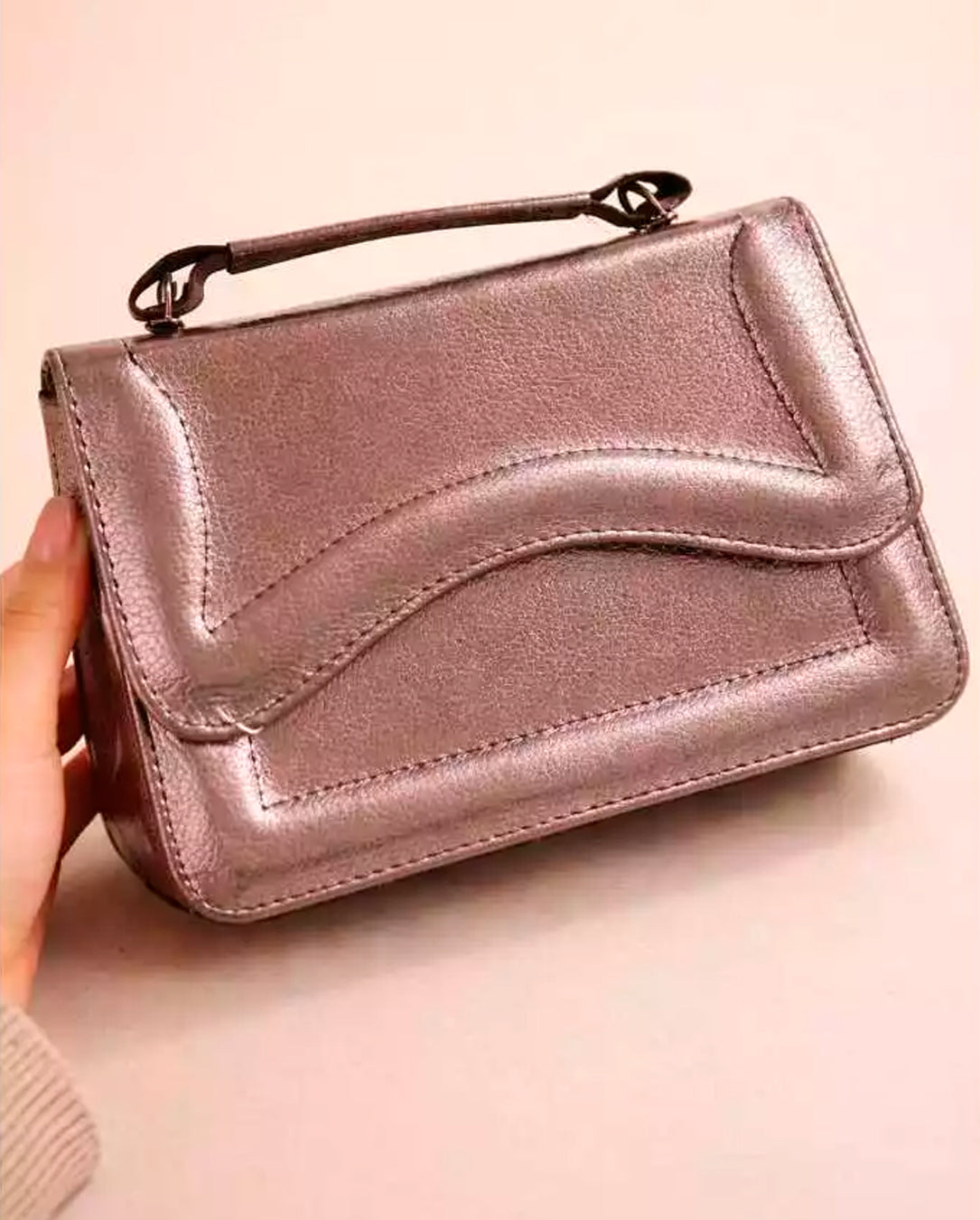 Bolsa Feminina De Mão E Transversal Modelo Vega Design Metalizado