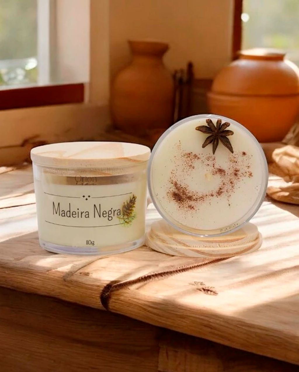 Vela Aromática Artesanal Premium 110g Vários Aromas Com Especiarias E Tampa De Madeira