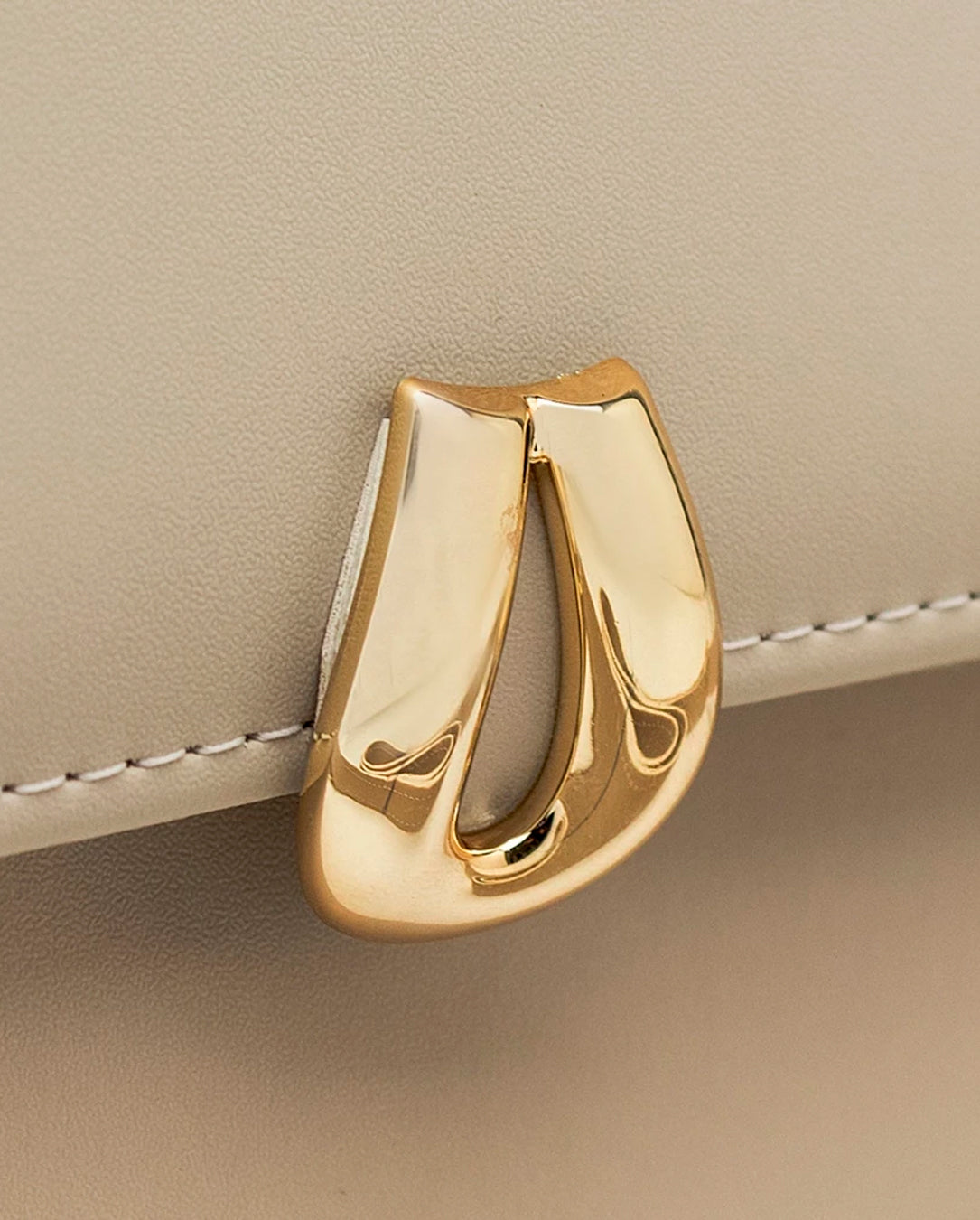 Bolsa Feminina Mini De Mão E Transversal Com 2 Alças Em Couro Ecológico