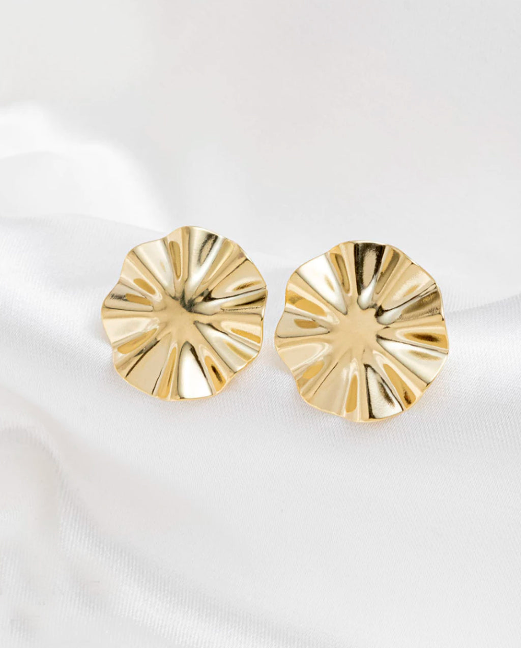Brinco De Chapa Feminino Redondo Orgânico Banhado a Ouro 18K