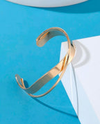 Pulseira Feminina Com Punho De Metal Ondulado Geométrico