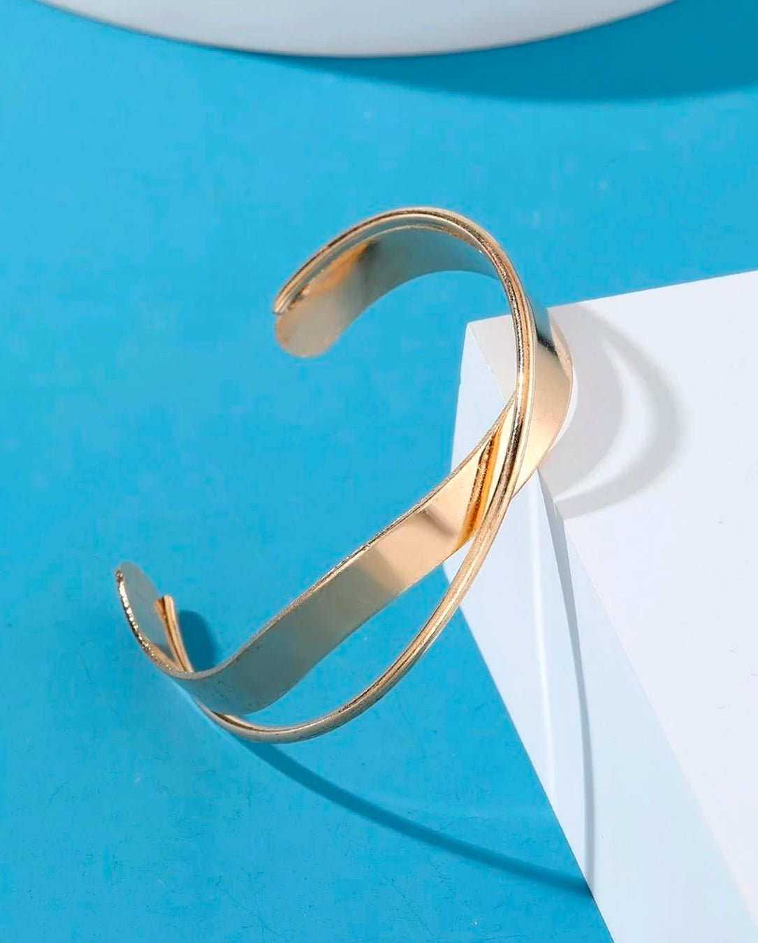 Pulseira Feminina Com Punho De Metal Ondulado Geométrico