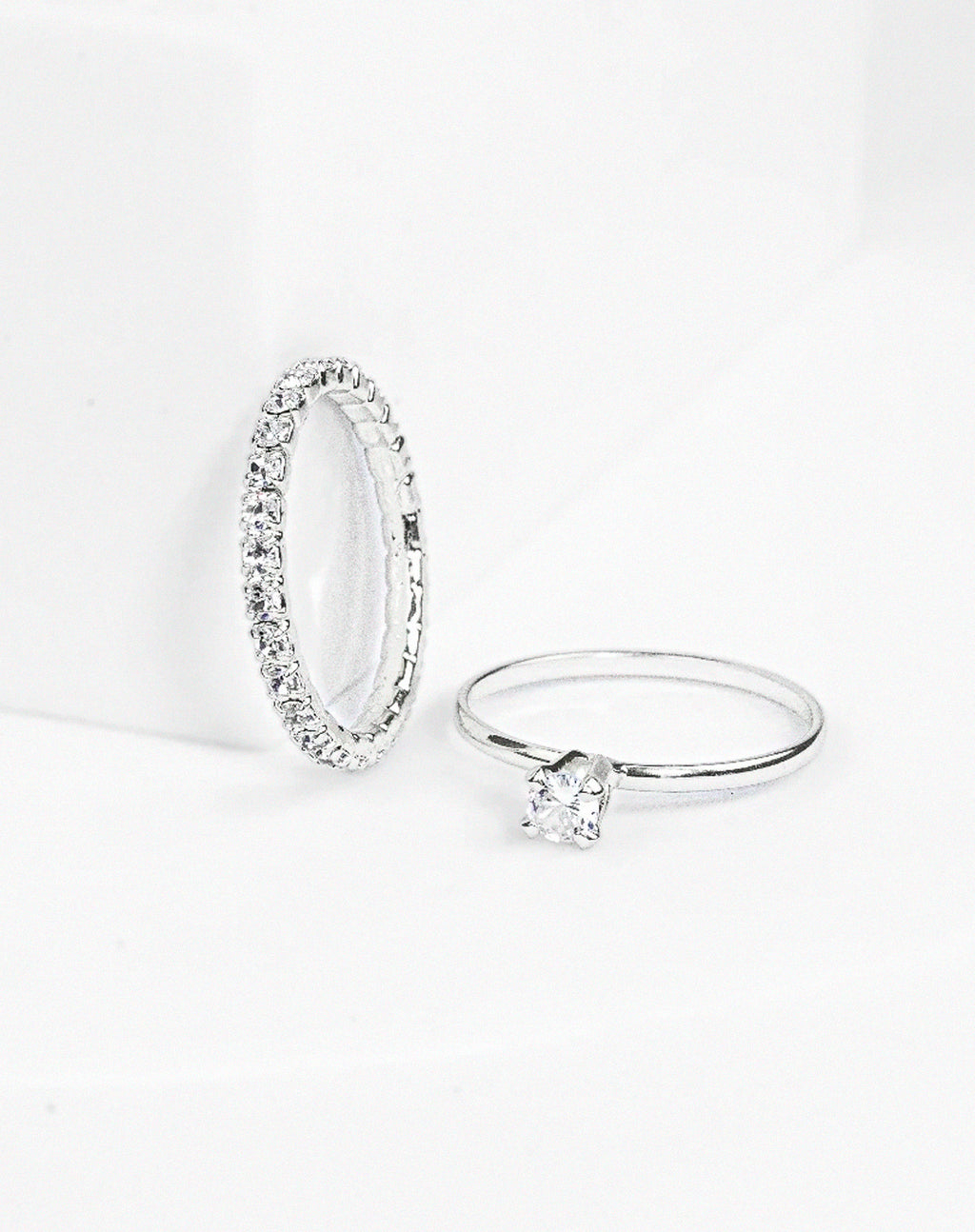 Kit 2 Anéis Banhados a Prata Solitário Zircônia + Aparador de Aliança Cravejado