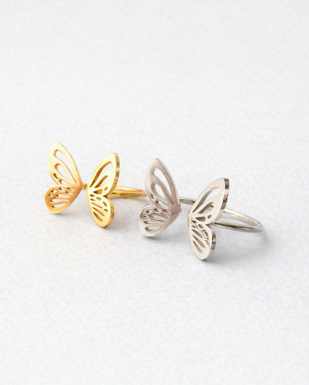 Anel Feminino Borboleta Ajustável em Aço Titânio