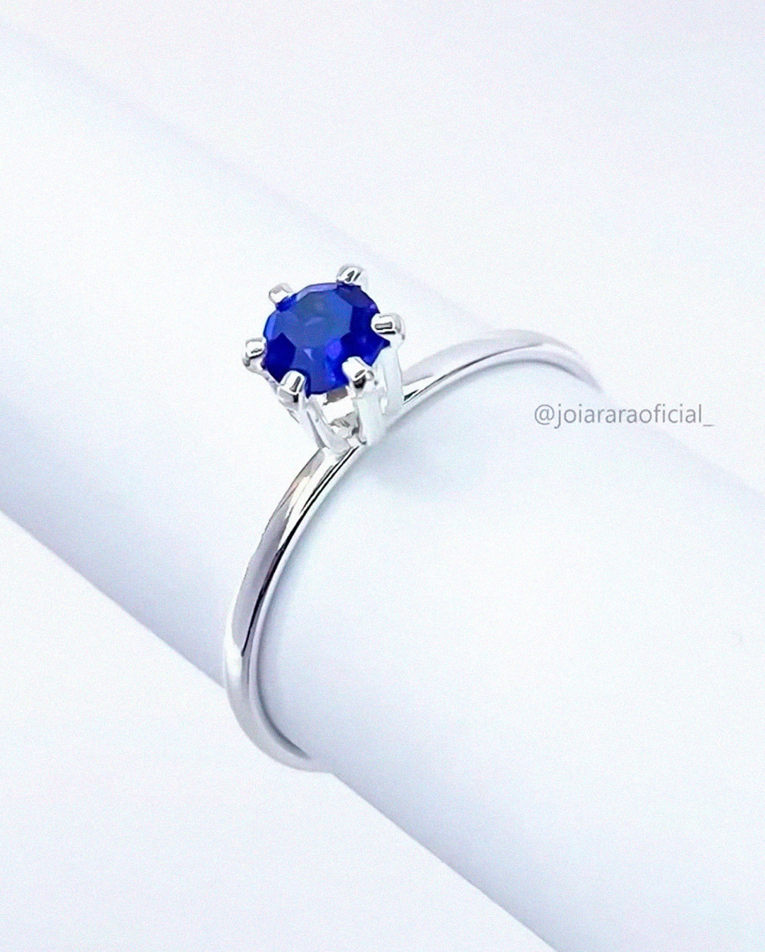 Anel Moeda Antiga Solitário com Zircônia Azul 2mm Banhado a Ouro 18k