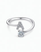 Anel Letra Feminino com Zircônia Cravejada Prata e Dourado