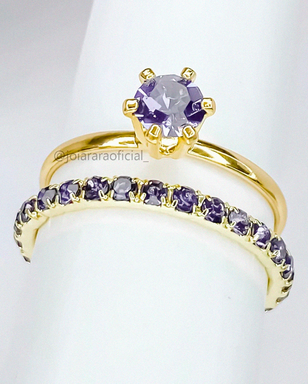 Kit 2 Anéis Banhados – Solitário e Aparador com Strass Lilás