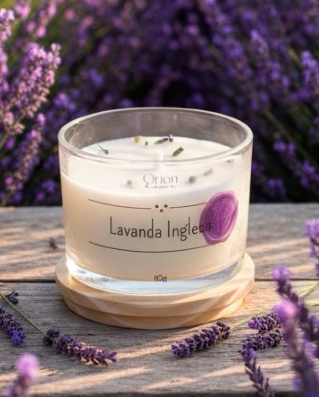 Vela Aromática Artesanal Premium 110g Vários Aromas Com Especiarias E Tampa De Madeira