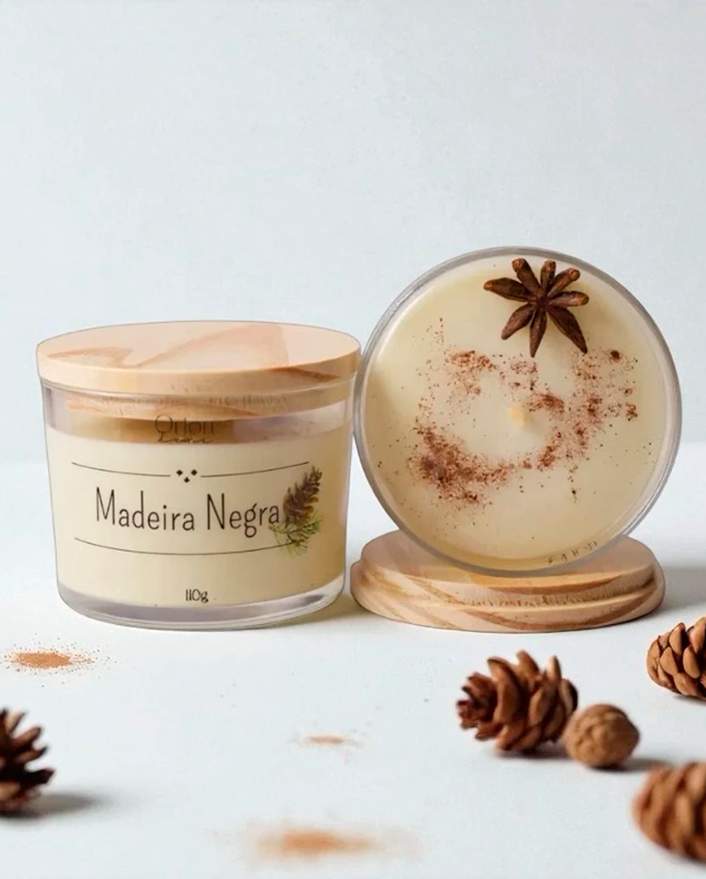 Vela Aromática Artesanal Premium 110g Vários Aromas Com Especiarias E Tampa De Madeira