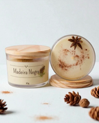 Vela Aromática Artesanal Premium 110g Vários Aromas Com Especiarias E Tampa De Madeira