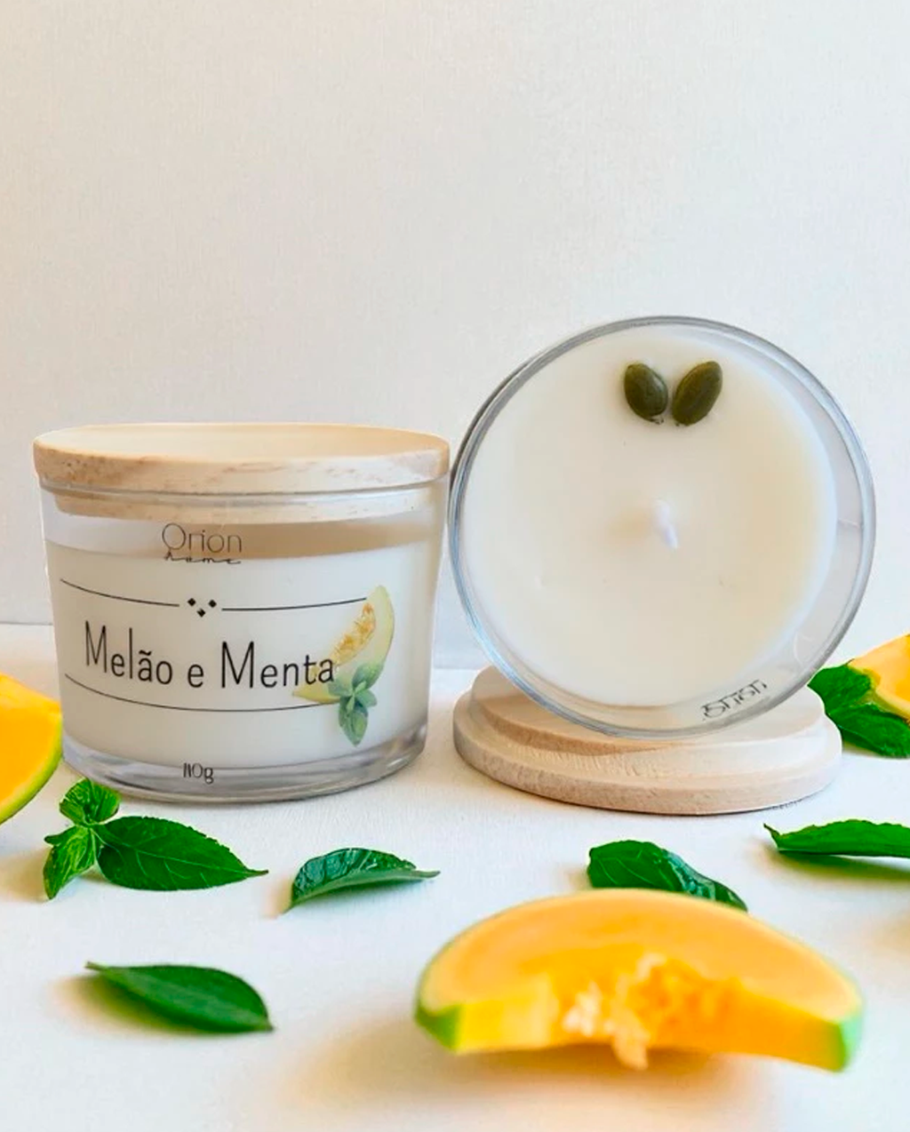 Vela Aromática Artesanal Premium 110g Vários Aromas Com Especiarias E Tampa De Madeira