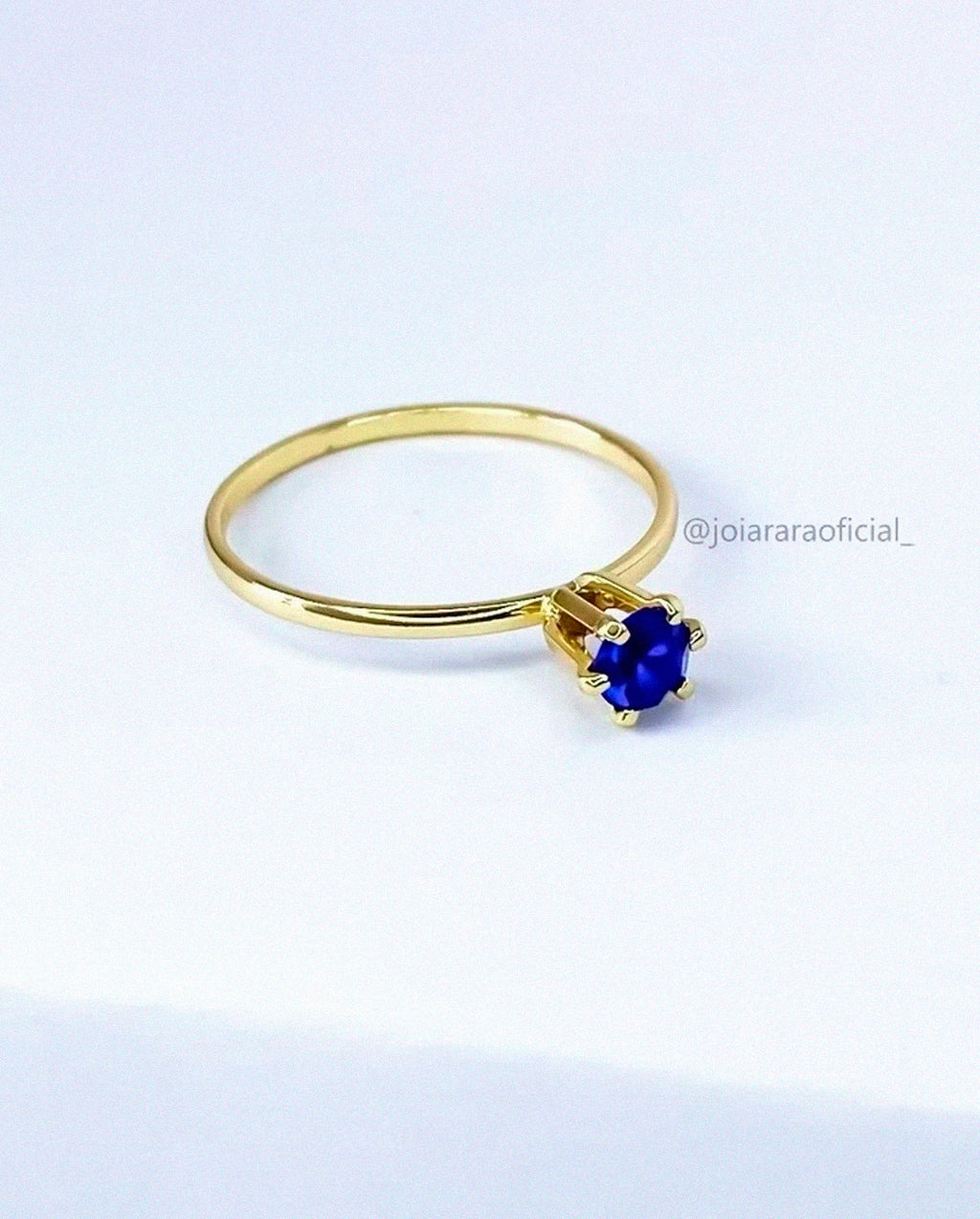 Anel Moeda Antiga Solitário com Zircônia Azul 2mm Banhado a Ouro 18k
