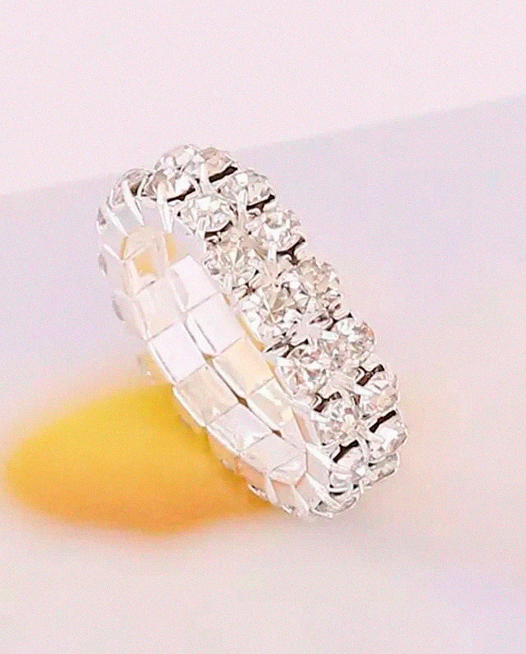 Anel Ice Cravejado em Zircônias Brilhantes – Ajustável e Confortável