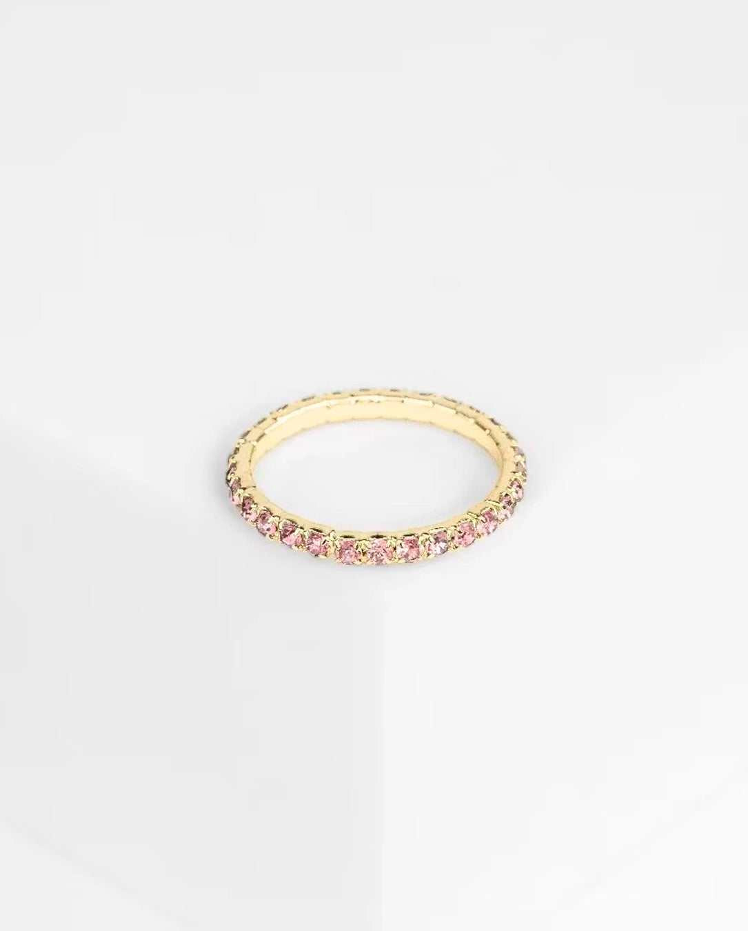 Kit 2 Anéis Banhados – Solitário e Aparador com Strass Rosa Bebê